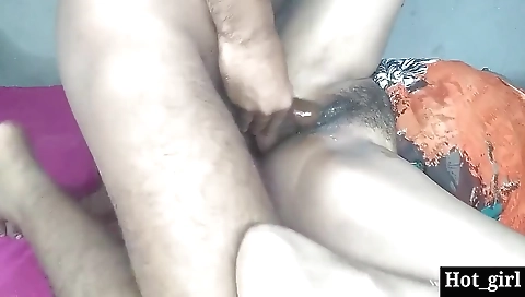 Sexy girl gets a lesson in the park