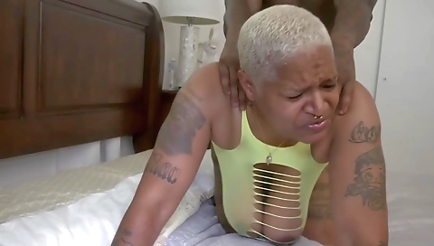 Hotie enjoys her sexy body and moundg