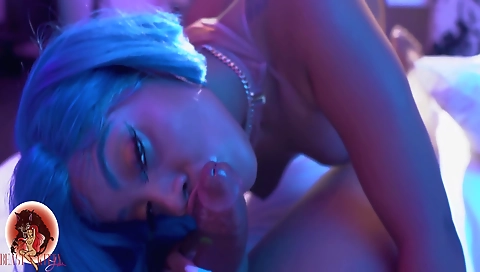 Mature woman fucks hard