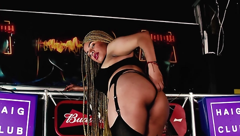 Ta zappers onto after massage