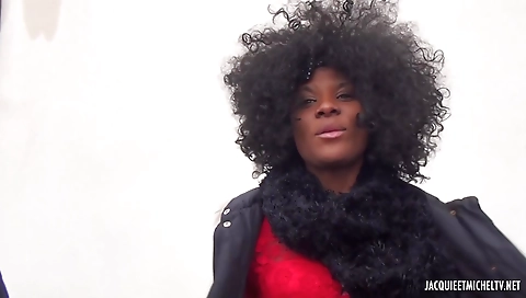 Horny girlfriend gets her pussy pounded