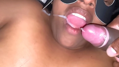 Big dick riding and cum on black chick