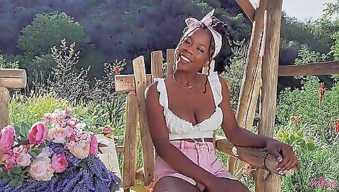 Ebony Horny Babe Solo Masturbation